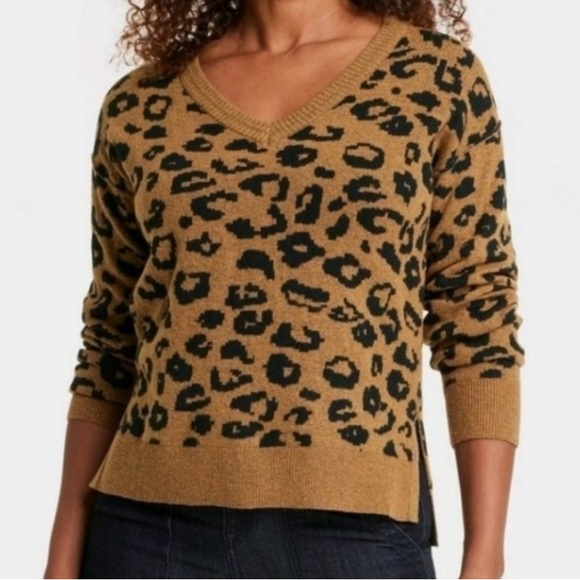 Knox Rose Sweaters - 51) Knox Rose Women's animal print  V-Neck Pullover Sweater NWT size MEDIUM